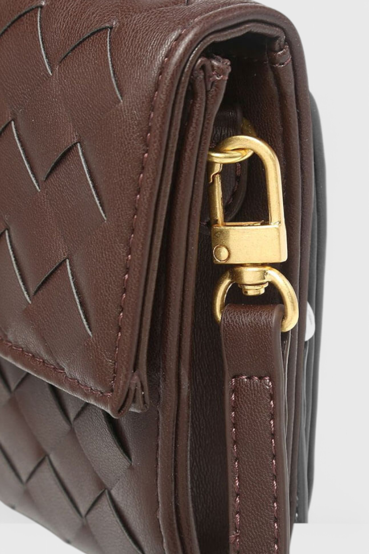 Mara | Clutch con Detalle de Nudo Dorado